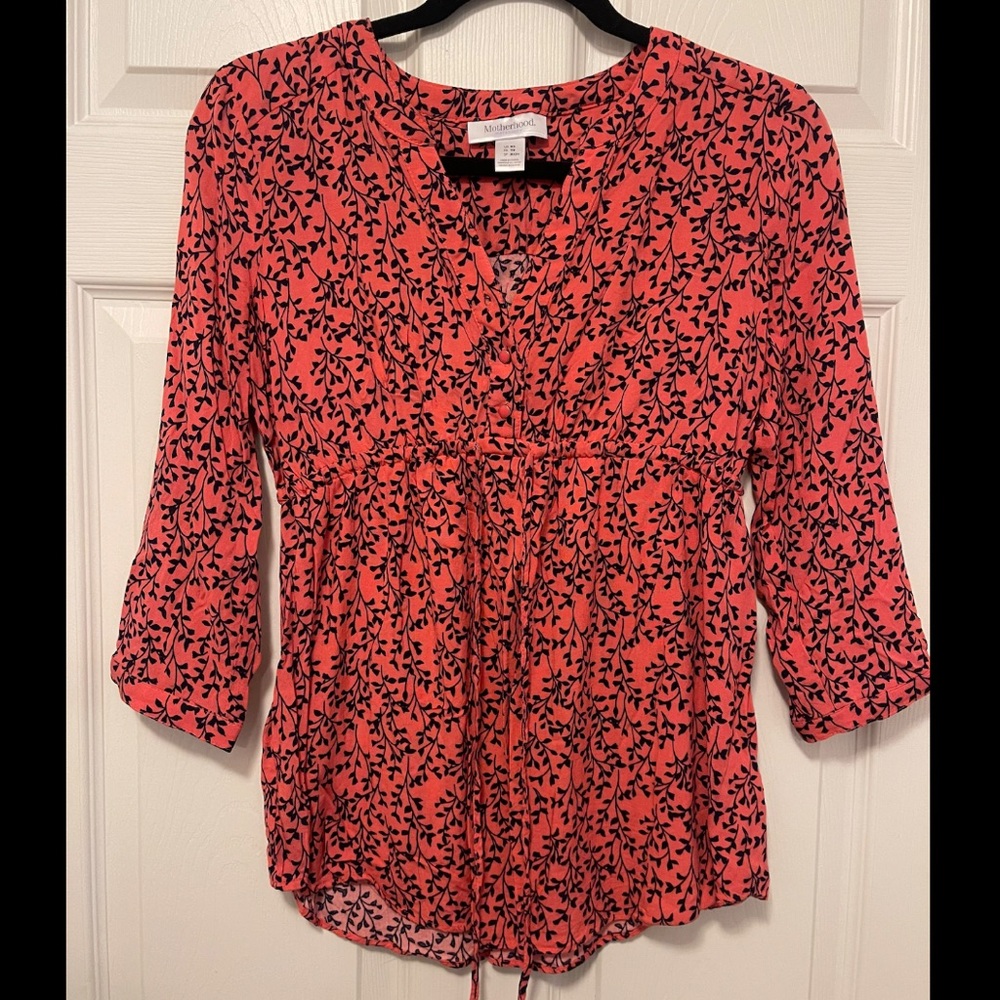 MATERNITY ALERT! 💗💙 Maternity blouse. Coral color with 3/4 length sleeves.